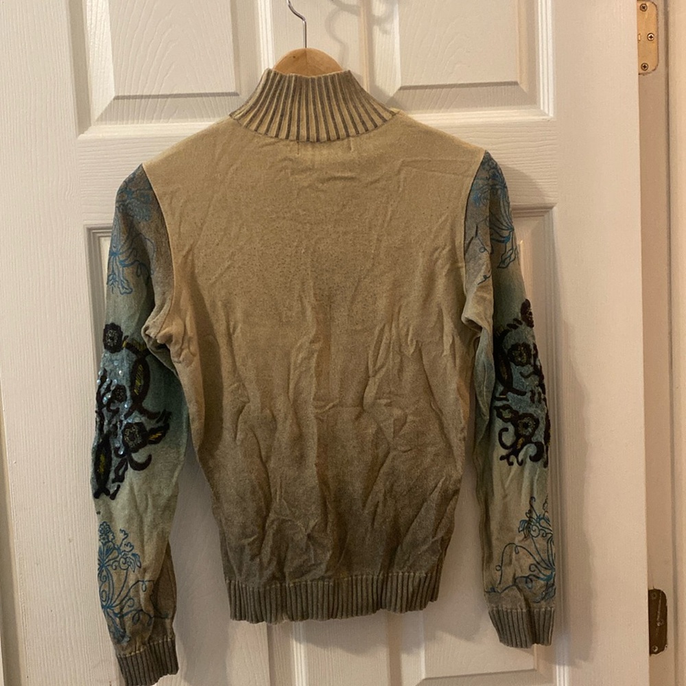 Lightweight sweater